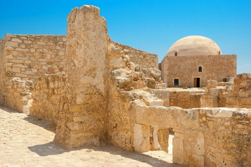 bigstock-Venetian-Fortress-Of-Rethymno--76930796
